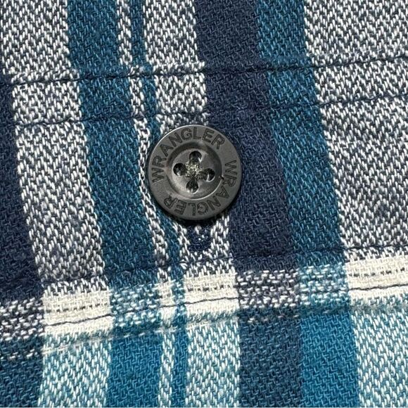 Wrangler- Sherpa Lined Blue/White Plaid Button Down Shacket- Sz. L - Picture 4 of 10